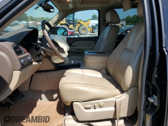 ✅ 2007 GMC Yukon XL SLT • VIN: 1GKFK16347R279846 • Lot: 61829675. Listed on Copart with 132,976 mi. Free auction sales archive from the USA and detailed vehicle history report at DreamBid. Image 7.