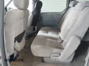 ✅ 2004 Kia Sedona LX • VIN: KNDUP131046505045 • Lot: 42460421. Listed on IAAI with 197,803 mi. Free auction sales archive from the USA and detailed vehicle history report at DreamBid. Image 8.