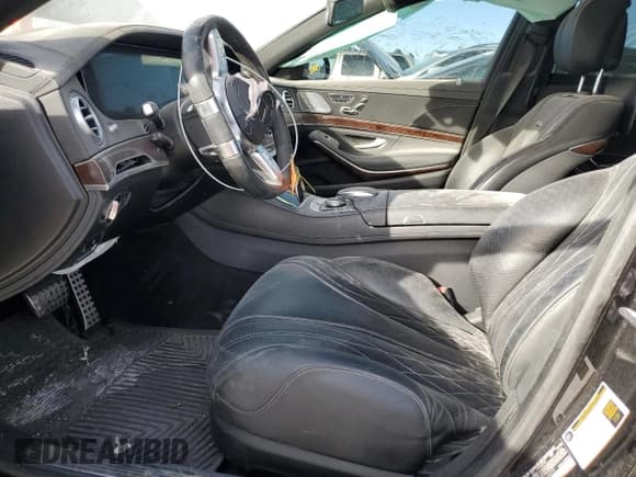 ✅ 2019 Mercedes-Benz S 63 AMG • VIN: WDDUG8JB9KA458473 • Lot: 83968594. Wystawiony na Copart z przebiegiem Nie podano. Bezpłatny archiwum sprzedaży aukcyjnych z USA i szczegółowy raport historii pojazdu na DreamBid. Zdjęcie 7.