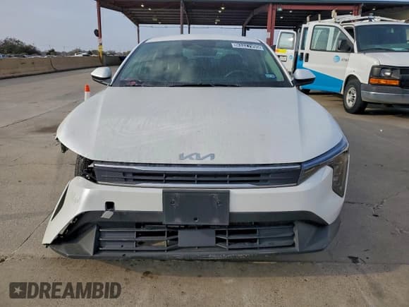 ✅ 2025 Kia K4 LXS • VIN: 3KPFT4DE0SE113889 • Lot: 93327995. Listed on Copart with 11,568 mi. Free auction sales archive from the USA and detailed vehicle history report at DreamBid. Image 5.