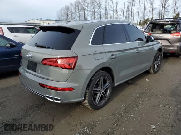 ✅ 2020 Audi SQ5 Premium • VIN: WA1A4AFY8L2097544 • Лот: 73139342. Опубликован ранее на Copart с пробегом 22 057 миль. Бесплатный доступ к архиву аукционных продаж из США и подробный отчёт об истории автомобиля на DreamBid. Изображение 3.