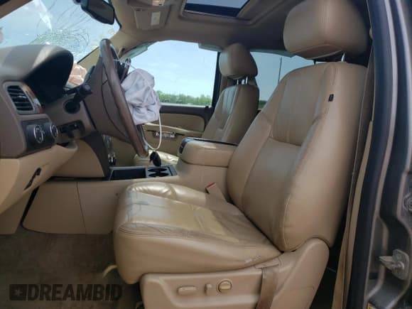 ✅ 2012 Chevrolet Suburban • VIN: 1GNWKMEG3CR211461 • Lot: 51816794. Listed on Copart with 187,088 mi. Free auction sales archive from the USA and detailed vehicle history report at DreamBid. Image 7.