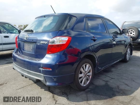 ✅ 2010 Toyota Matrix • VIN: 2T1KU4EEXAC261409 • Lot: 43347321. Wystawiony na IAAI z przebiegiem 287 711 mil. Bezpłatny archiwum sprzedaży aukcyjnych z USA i szczegółowy raport historii pojazdu na DreamBid. Zdjęcie 4.