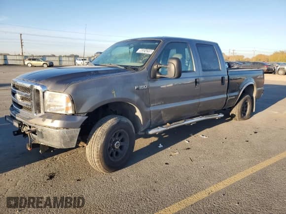 ✅ 2002 Ford F-250 XL • VIN: 1FTNW21F02EB28036 • Lot: 90324255. Listed on Copart with 208,179 mi. Free auction sales archive from the USA and detailed vehicle history report at DreamBid. Image 1.