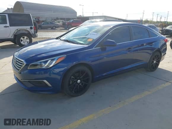 2016 Hyundai Sonata SE z VIN 5NPE24AF2GH347577, wystawiony jako IAAI lot #42994626 z przebiegiem 142 422 mil mil oraz . Historia ofert i sprzedaży dostępna na DreamBid. Obrazek 2.