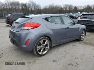 ✅ 2017 Hyundai Veloster • VIN: KMHTC6AD1HU316323 • Lot: 87031324. Wystawiony na Copart z przebiegiem 62 330 mil. Bezpłatny archiwum sprzedaży aukcyjnych z USA i szczegółowy raport historii pojazdu na DreamBid. Zdjęcie 3.