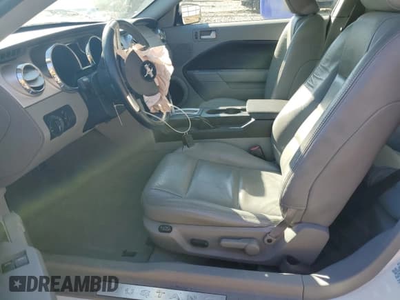 ✅ 2007 Ford Mustang Deluxe • VIN: 1ZVFT80N675295675 • Лот: 91176335. Опубликован ранее на Copart с пробегом 141 739 миль. Бесплатный доступ к архиву аукционных продаж из США и подробный отчёт об истории автомобиля на DreamBid. Изображение 7.