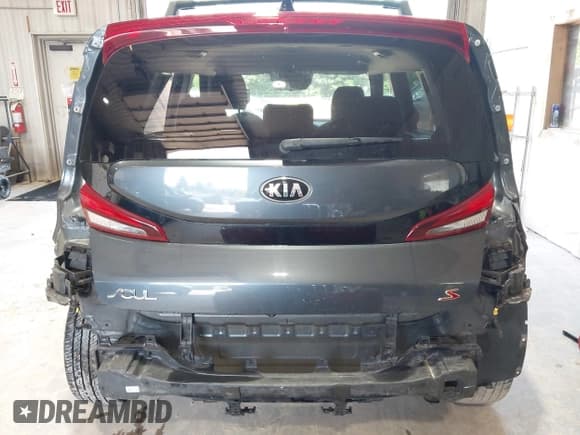 ✅ 2020 Kia Soul S • VIN: KNDJ23AU0L7083796 • Lot: 42543934. Listed on IAAI with 56,103 mi. Free auction sales archive from the USA and detailed vehicle history report at DreamBid. Image 17.