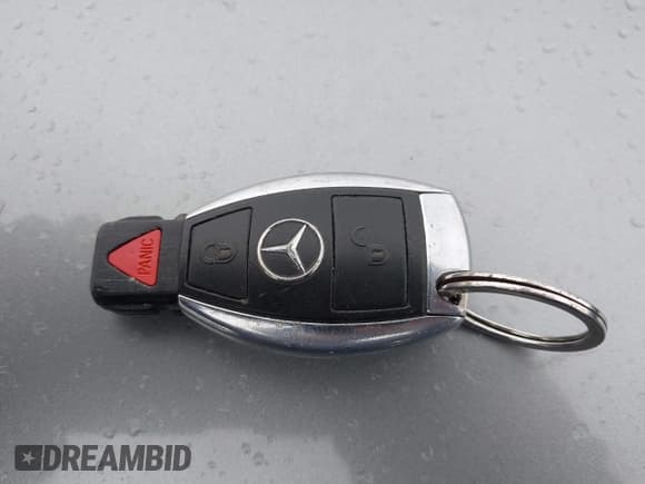 ✅ 2013 Mercedes-Benz GLK 350 • VIN: WDCGG5HB2DG020254 • Lot: 43827414. Listed on IAAI with 235,290 mi. Free auction sales archive from the USA and detailed vehicle history report at DreamBid. Image 11.