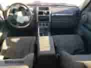 2007 Dodge Nitro SXT с VIN 1D8GU28K37W729848, выставлен на аукционе Copart как лот 77415264 с пробегом 247 756 миль миль и Списание • Salvage title. История ставок и продаж доступна на DreamBid. Изображение 8.