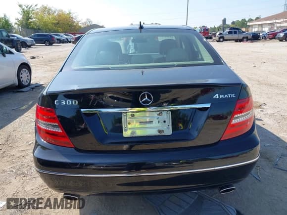 ✅ 2014 Mercedes-Benz C 300 Sport • VIN: WDDGF8AB3EG167534 • Lot: 43192117. Listed on IAAI with 63,802 mi. Free auction sales archive from the USA and detailed vehicle history report at DreamBid. Image 16.