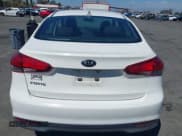 ✅ 2017 Kia Forte LX • VIN: 3KPFK4A79HE077038 • Lot: 43132045. Wystawiony na IAAI z przebiegiem 141 338 mil. Bezpłatny archiwum sprzedaży aukcyjnych z USA i szczegółowy raport historii pojazdu na DreamBid. Zdjęcie 16.