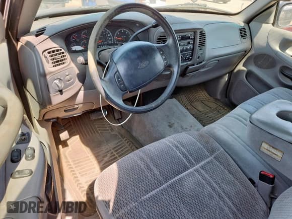 ✅ 1998 Ford F-150 • VIN: 1FTZX1728WKA22003 • Lot: 61235875. Listed on Copart with 185,013 mi. Free auction sales archive from the USA and detailed vehicle history report at DreamBid. Image 8.