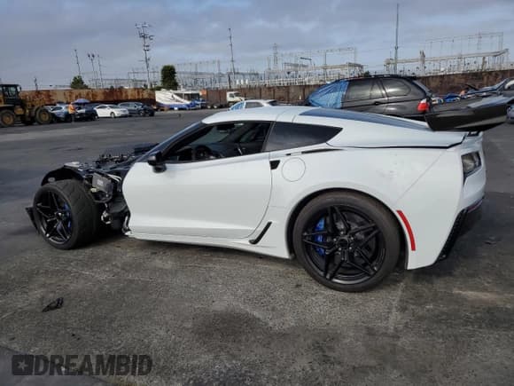 ✅ 2019 Chevrolet Corvette ZR1 3ZR • VIN: 1G1Y52D98K5801072 • Lot: 65385084. Listed on Copart with 23,612 mi. Free auction sales archive from the USA and detailed vehicle history report at DreamBid. Image 2.