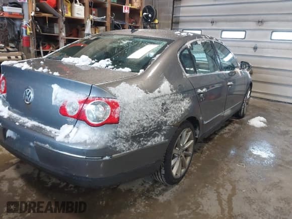 ✅ 2007 Volkswagen Passat 3.6L V6 • VIN: WVWCU73CX7E013626 • Lot: 43797138. Listed on IAAI with 137,853 mi. Free auction sales archive from the USA and detailed vehicle history report at DreamBid. Image 4.
