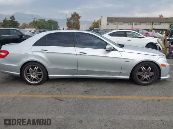 ✅ 2012 Mercedes-Benz E 350 Luxury • VIN: WDDHF5KB8CA648512 • Lot: 43663866. Wystawiony na IAAI z przebiegiem 168 165 mil. Bezpłatny archiwum sprzedaży aukcyjnych z USA i szczegółowy raport historii pojazdu na DreamBid. Zdjęcie 13.