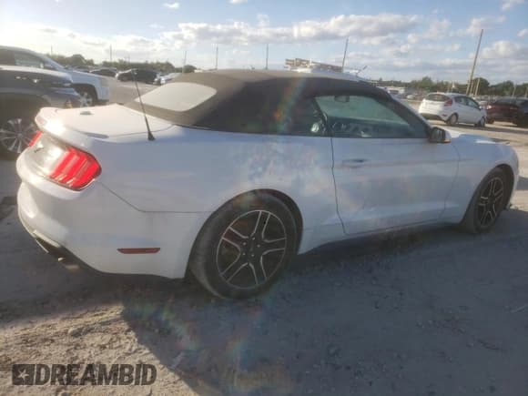 ✅ 2018 Ford Mustang EcoBoost Premium • VIN: 1FATP8UH5J5132916 • Lot: 90892995. Listed on Copart with 66,718 mi. Free auction sales archive from the USA and detailed vehicle history report at DreamBid. Image 3.