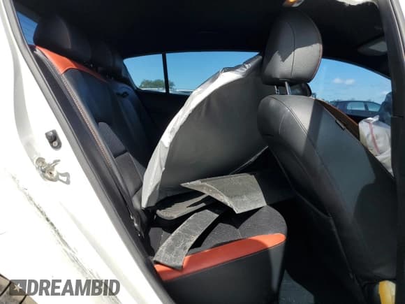 ✅ 2018 Kia Forte SX • VIN: 3KPFN5A33JE186661 • Лот: 68394255. Опубликован ранее на Copart с пробегом 102 018 миль. Бесплатный доступ к архиву аукционных продаж из США и подробный отчёт об истории автомобиля на DreamBid. Изображение 10.