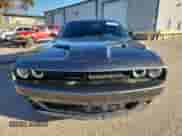 2022 Dodge Challenger SXT z VIN 2C3CDZAG7NH168355, wystawiony jako Copart lot #83792035 z przebiegiem 48 271 mil mil oraz Czysty tytuł • Clean title. Historia ofert i sprzedaży dostępna na DreamBid. Obrazek 5.