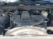 ✅ 2018 Ram 2500 Laramie • VIN: 3C6UR5NL4JG290867 • Lot: 42752033. Wystawiony na IAAI z przebiegiem 121 741 mil. Bezpłatny archiwum sprzedaży aukcyjnych z USA i szczegółowy raport historii pojazdu na DreamBid. Zdjęcie 10.