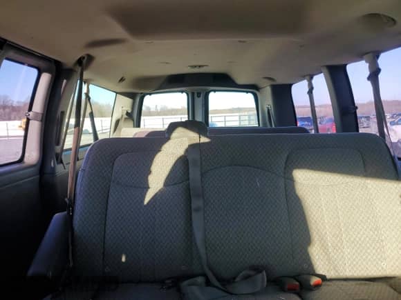 2005 Chevrolet Express Passenger с VIN 1GAGG25V051202535, выставлен на аукционе Copart как лот 86716874 с пробегом 202 331 миль миль и Списание • Salvage title. История ставок и продаж доступна на DreamBid. Изображение 10.