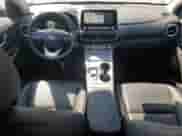 2022 Hyundai Kona Limited z VIN KM8K53AG5NU157803, wystawiony jako Copart lot #70369615 z przebiegiem 18 947 mil mil oraz Szkoda całkowita • Salvage title. Historia ofert i sprzedaży dostępna na DreamBid. Obrazek 8.