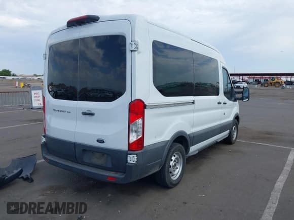 ✅ 2018 Ford Transit XL • VIN: 1FMZK1CM4JKB04949 • Lot: 39895688. Wystawiony na IAAI z przebiegiem 88 804 mil. Bezpłatny archiwum sprzedaży aukcyjnych z USA i szczegółowy raport historii pojazdu na DreamBid. Zdjęcie 4.