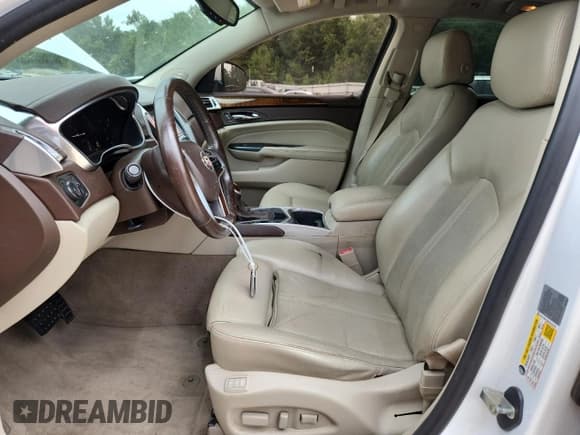 ✅ 2015 Cadillac SRX Performance Collection • VIN: 3GYFNCE35FS510176 • Lot: 81910145. Wystawiony na Copart z przebiegiem 94 362 mil. Bezpłatny archiwum sprzedaży aukcyjnych z USA i szczegółowy raport historii pojazdu na DreamBid. Zdjęcie 7.