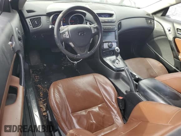 ✅ 2010 Hyundai Genesis Coupe Grand Touring • VIN: KMHHU6KH7AU019728 • Lot: 48321395. Wystawiony na Copart z przebiegiem 185 966 mil. Bezpłatny archiwum sprzedaży aukcyjnych z USA i szczegółowy raport historii pojazdu na DreamBid. Zdjęcie 8.