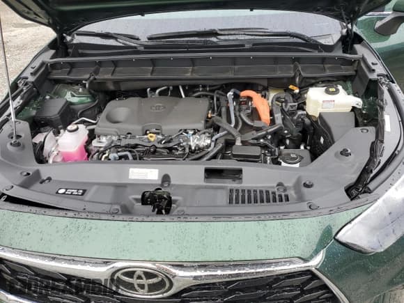 ✅ 2025 Toyota Highlander Hybrid Platinum • VIN: 5TDEBRCHXSS669947 • Lot: 82393135. Wystawiony na Copart z przebiegiem 6 995 mil. Bezpłatny archiwum sprzedaży aukcyjnych z USA i szczegółowy raport historii pojazdu na DreamBid. Zdjęcie 12.