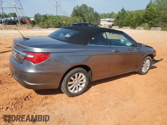 ✅ 2011 Chrysler 200 Touring • VIN: 1C3BC2EG2BN623745 • Lot: 53046595. Listed on Copart with 62,239 mi. Free auction sales archive from the USA and detailed vehicle history report at DreamBid. Image 3.