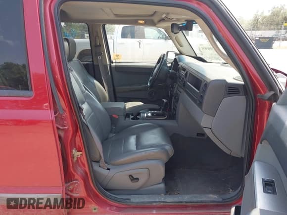 ✅ 2006 Jeep Commander • VIN: 1J8HG48N56C322980 • Лот: 39905854. Опубликован ранее на IAAI с пробегом 167 427 миль. Бесплатный доступ к архиву аукционных продаж из США и подробный отчёт об истории автомобиля на DreamBid. Изображение 5.