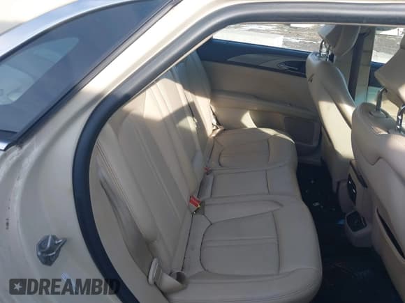 ✅ 2018 Lincoln MKZ Premiere • VIN: 3LN6L5B9XJR619275 • Lot: 41650160. Wystawiony na IAAI z przebiegiem 61 626 mil. Bezpłatny archiwum sprzedaży aukcyjnych z USA i szczegółowy raport historii pojazdu na DreamBid. Zdjęcie 8.