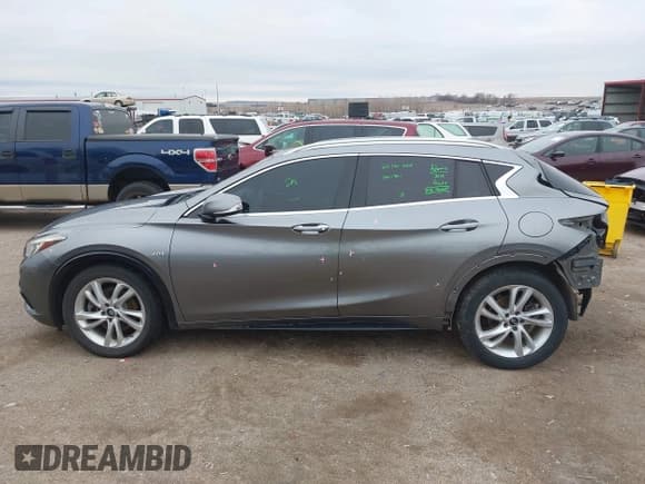 ✅ 2017 Infiniti QX30 Premium • VIN: SJKCH5CP3HA027322 • Lot: 41212757. Listed on IAAI with 88,393 mi. Free auction sales archive from the USA and detailed vehicle history report at DreamBid. Image 15.