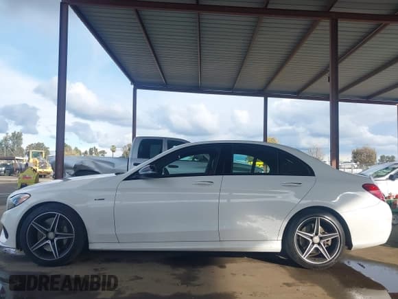 ✅ 2016 Mercedes-Benz C 450 AMG • VIN: 55SWF6EB6GU132325 • Lot: 43714616. Wystawiony na IAAI z przebiegiem 57 478 mil. Bezpłatny archiwum sprzedaży aukcyjnych z USA i szczegółowy raport historii pojazdu na DreamBid. Zdjęcie 14.
