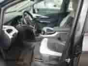 2021 Chevrolet Bolt EV Premier z VIN 1G1FZ6S00M4111736, wystawiony jako Copart lot #68586093 z przebiegiem 38 489 mil mil oraz . Historia ofert i sprzedaży dostępna na DreamBid. Obrazek 7.