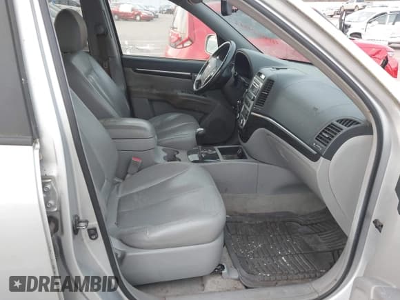 ✅ 2007 Hyundai Santa Fe SE • VIN: 5NMSH73E87H061267 • Lot: 43852443. Listed on IAAI with 377,237 mi. Free auction sales archive from the USA and detailed vehicle history report at DreamBid. Image 5.