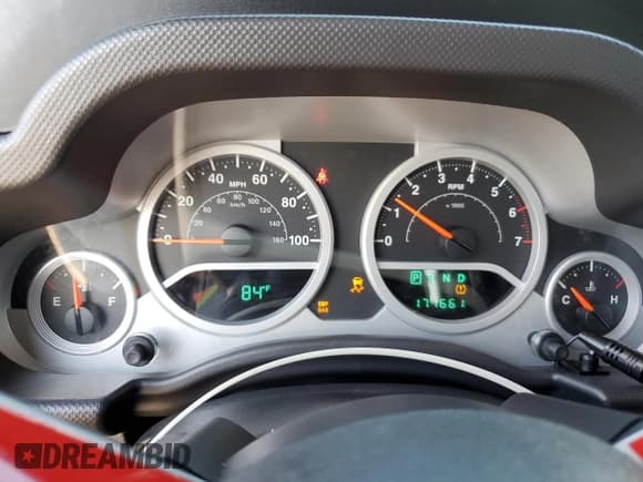 ✅ 2010 Jeep Wrangler Unlimited Sahara • VIN: 1J4BA5H17AL144056 • Лот: 84953935. Опубликован ранее на Copart с пробегом 171 661 миль. Бесплатный доступ к архиву аукционных продаж из США и подробный отчёт об истории автомобиля на DreamBid. Изображение 9.