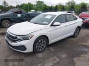 ✅ 2022 Volkswagen Jetta S • VIN: 3VWCM7BU0NM016033 • Lot: 42213689. Wystawiony na IAAI z przebiegiem 59 631 mil. Bezpłatny archiwum sprzedaży aukcyjnych z USA i szczegółowy raport historii pojazdu na DreamBid. Zdjęcie 2.