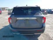 ✅ 2022 Ford Explorer XLT • VIN: 1FMSK7DHXNGA30211 • Lot: 41972894. Wystawiony na IAAI z przebiegiem 47 414 mil. Bezpłatny archiwum sprzedaży aukcyjnych z USA i szczegółowy raport historii pojazdu na DreamBid. Zdjęcie 17.