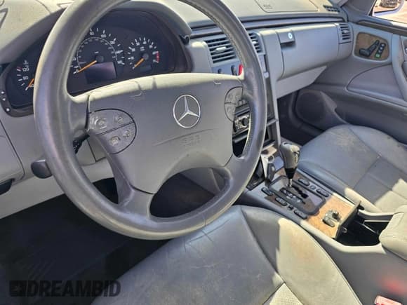 ✅ 2002 Mercedes-Benz E 320 • VIN: WDBJF65J22B493337 • Лот: 87359874. Опубликован ранее на Copart с пробегом Не указан. Бесплатный доступ к архиву аукционных продаж из США и подробный отчёт об истории автомобиля на DreamBid. Изображение 9.