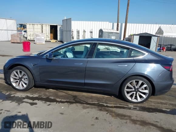✅ 2020 Tesla Model 3 Standard Range Plus • VIN: 5YJ3E1EA9LF662591 • Lot: 43642335. Listed on IAAI with 25,888 mi. Free auction sales archive from the USA and detailed vehicle history report at DreamBid. Image 13.