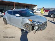 ✅ 2013 Hyundai Veloster Turbo • VIN: KMHTC6AE6DU162372 • Lot: 41481820. Wystawiony na IAAI z przebiegiem 105 650 mil. Bezpłatny archiwum sprzedaży aukcyjnych z USA i szczegółowy raport historii pojazdu na DreamBid. Zdjęcie 1.