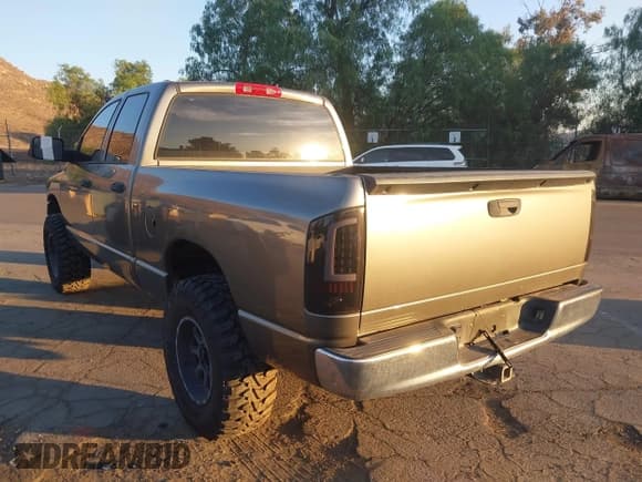 ✅ 2006 Dodge 1500 Laramie • VIN: 1D7HA18276S585089 • Лот: 43603952. Опубликован ранее на IAAI с пробегом 167 242 миль. Бесплатный доступ к архиву аукционных продаж из США и подробный отчёт об истории автомобиля на DreamBid. Изображение 3.