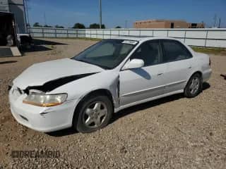2000 Honda Accord EX с VIN 1HGCG1652YA060788, выставлен на аукционе Copart как лот 70179685 с пробегом 215 122 миль миль и Списание • Salvage title. История ставок и продаж доступна на DreamBid. Изображение 1.