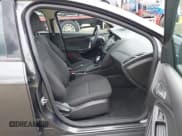 ✅ 2016 Ford Focus SE • VIN: 1FADP3F25GL341237 • Лот: 43118454. Опубликован ранее на IAAI с пробегом 57 759 миль. Бесплатный доступ к архиву аукционных продаж из США и подробный отчёт об истории автомобиля на DreamBid. Изображение 5.