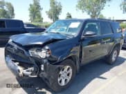 ✅ 2015 Toyota 4Runner SR5 • VIN: JTEZU5JRXF5086091 • Lot: 42528394. Wystawiony na IAAI z przebiegiem 221 081 mil. Bezpłatny archiwum sprzedaży aukcyjnych z USA i szczegółowy raport historii pojazdu na DreamBid. Zdjęcie 2.