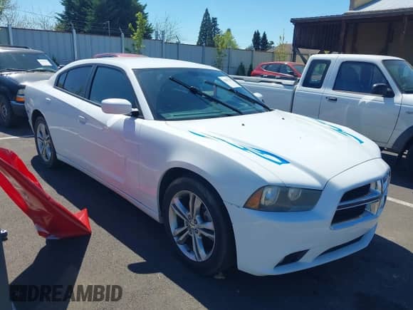 2012 Dodge Charger SXT Plus z VIN 2C3CDXJG6CH209365, wystawiony jako IAAI lot #42062788 z przebiegiem 176 766 mil mil oraz . Historia ofert i sprzedaży dostępna na DreamBid. Obrazek 1.