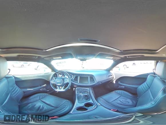 ✅ 2015 Dodge Challenger SRT 392 • VIN: 2C3CDZDJ5FH782295 • Lot: 91179775. Wystawiony na Copart z przebiegiem 24 945 mil. Bezpłatny archiwum sprzedaży aukcyjnych z USA i szczegółowy raport historii pojazdu na DreamBid. Zdjęcie 14.