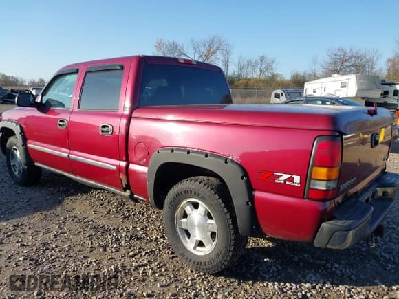 ✅ 2004 GMC Sierra 1500 SLE • VIN: 2GTEK13T641382444 • Lot: 43643805. Wystawiony na IAAI z przebiegiem 181 660 mil. Bezpłatny archiwum sprzedaży aukcyjnych z USA i szczegółowy raport historii pojazdu na DreamBid. Zdjęcie 3.